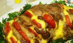 Мясо в духовке с помидором и сыром: рецепты Мясо запеченное с сыром и помидорами